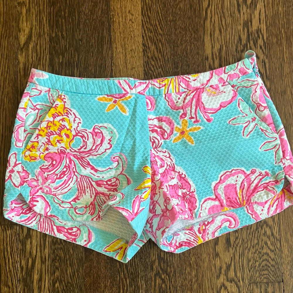 VGUC Lilly Pulitzer Shorts with Side Zip Size 4